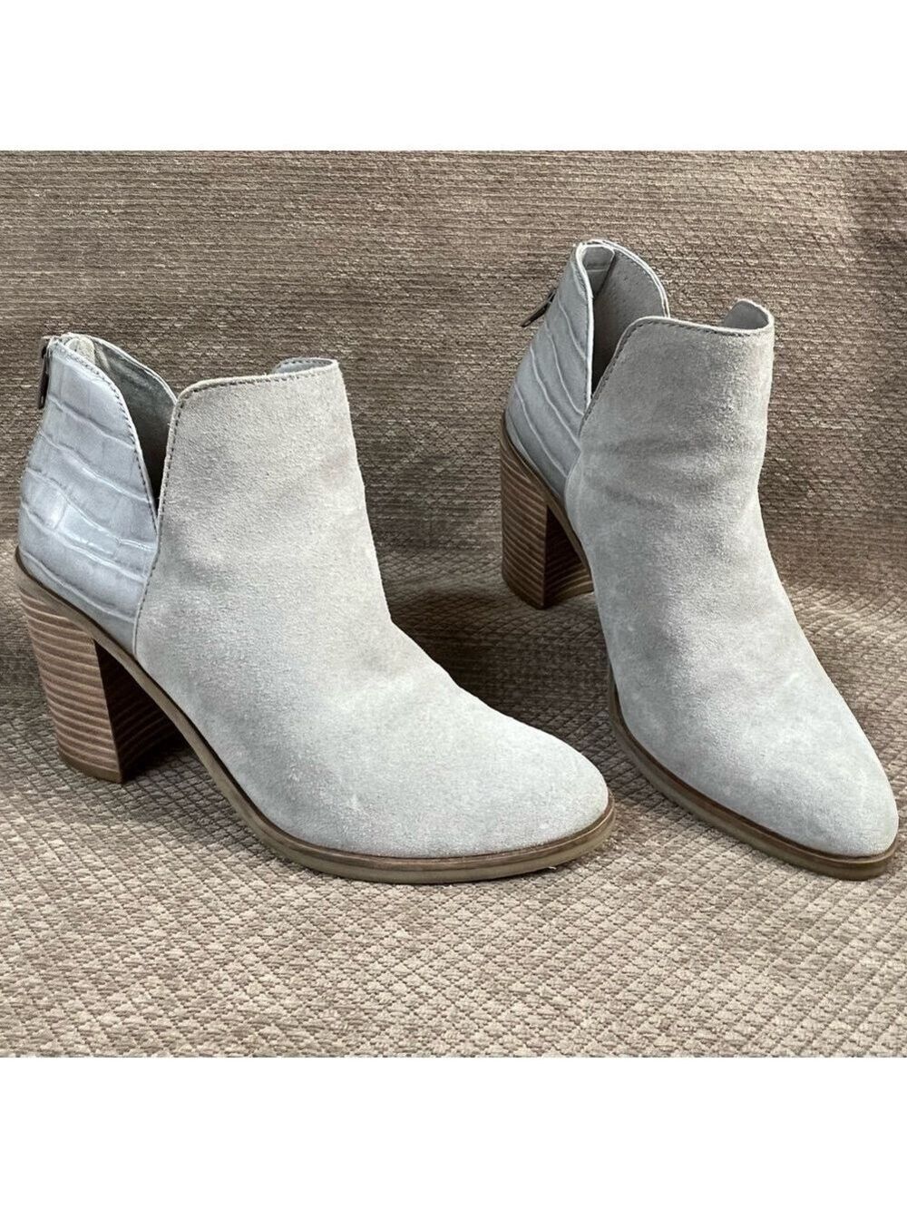 DV8 Dolce Vita Shai Women’s size 7 Grey Suede & Mixed Material Heeled Bootie EUC - Picture 2 of 16